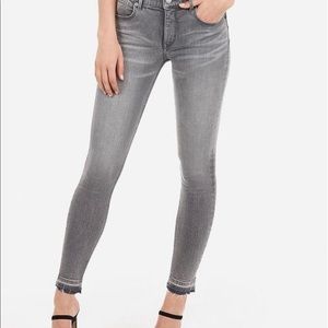Like new, Express mid rise ankle legging jean, raw hem